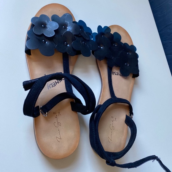 Zara Other - 🌸 Zara Girls Sandals Black Flower Size 36  Shoe